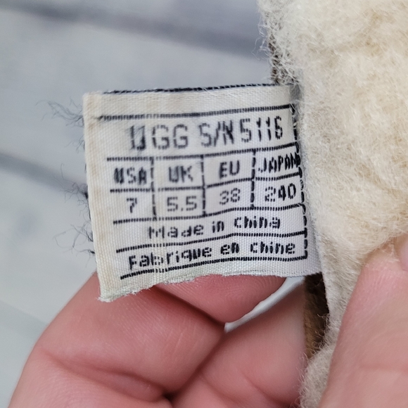 UGG | Mayfaire 5116 suede leather sheepskin sherpa lined side zip winter boots - Picture 12 of 13